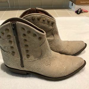Suede boots